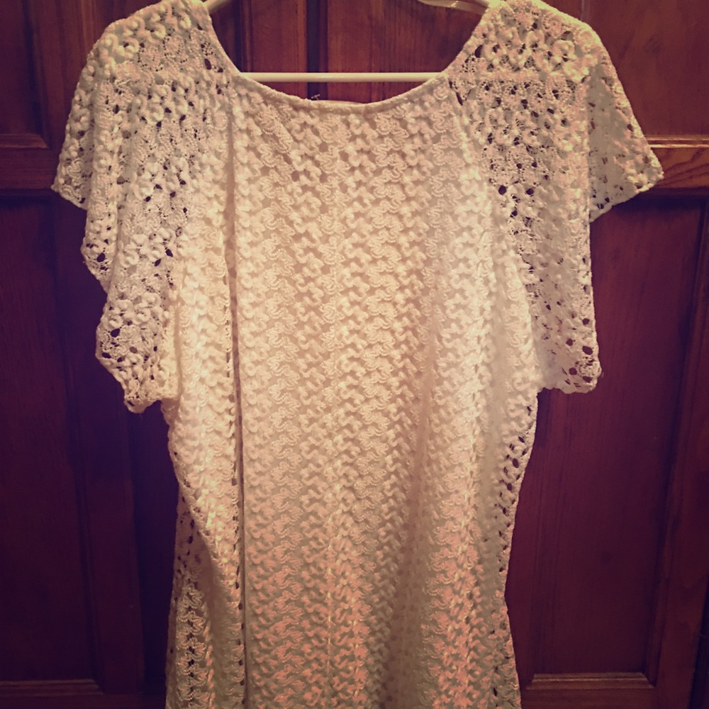 Very pretty white crochet